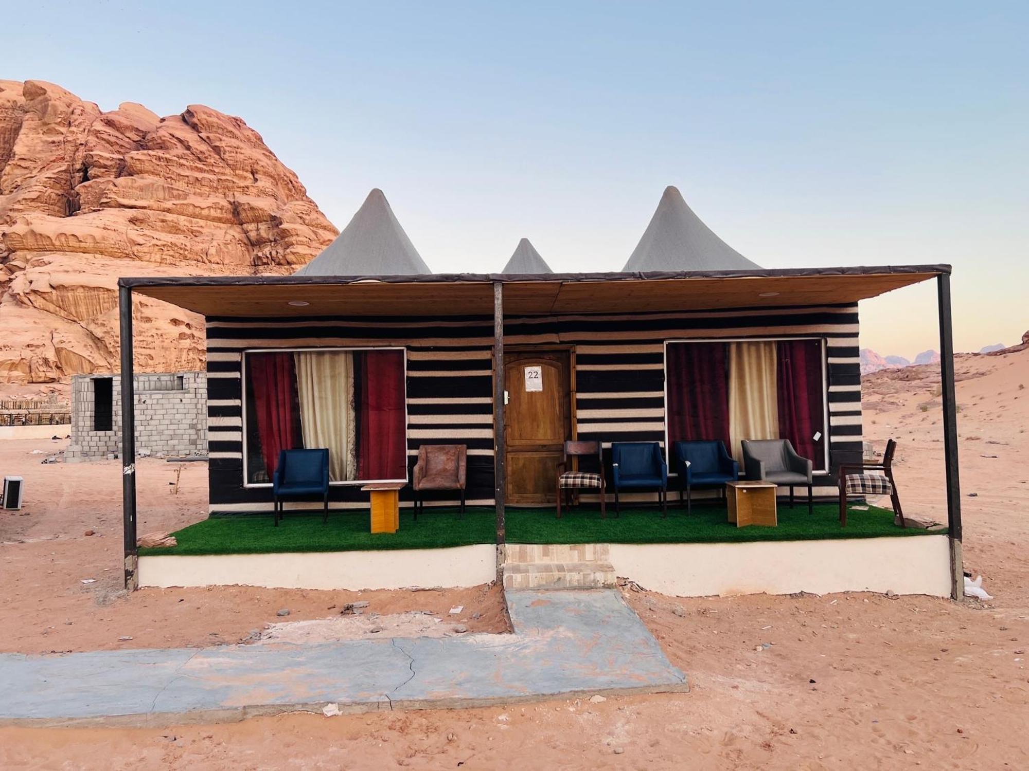 Revan Rum Luxury Camp 와디럼 외부 사진