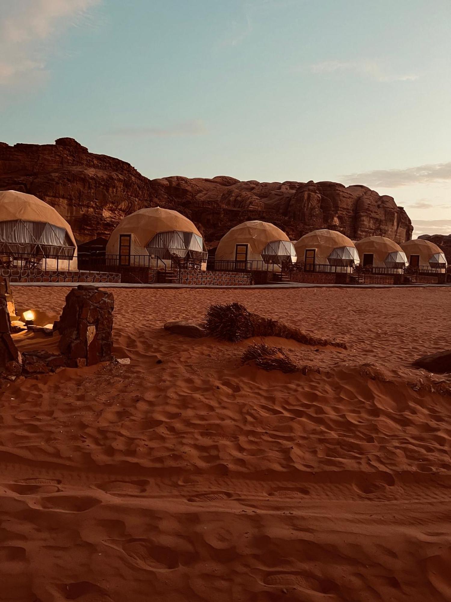 Revan Rum Luxury Camp 와디럼 외부 사진