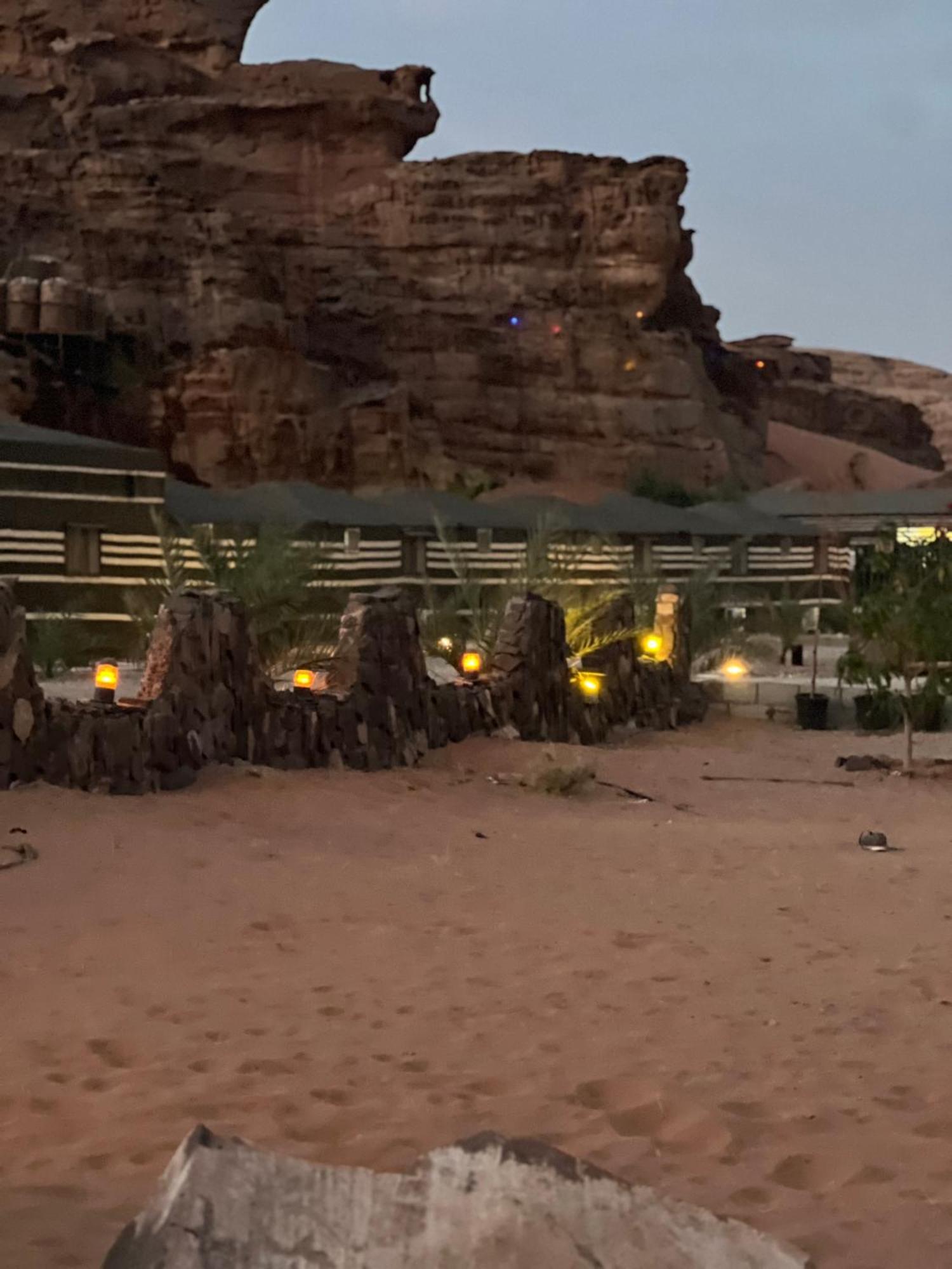 Revan Rum Luxury Camp 와디럼 외부 사진