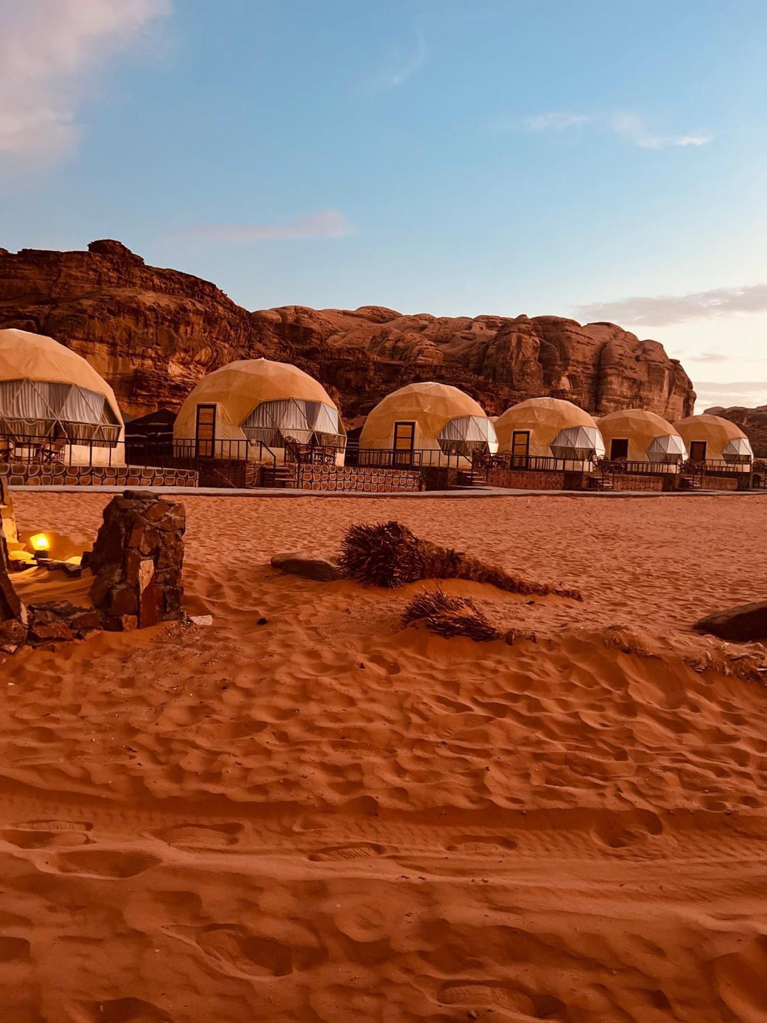Revan Rum Luxury Camp 와디럼 외부 사진