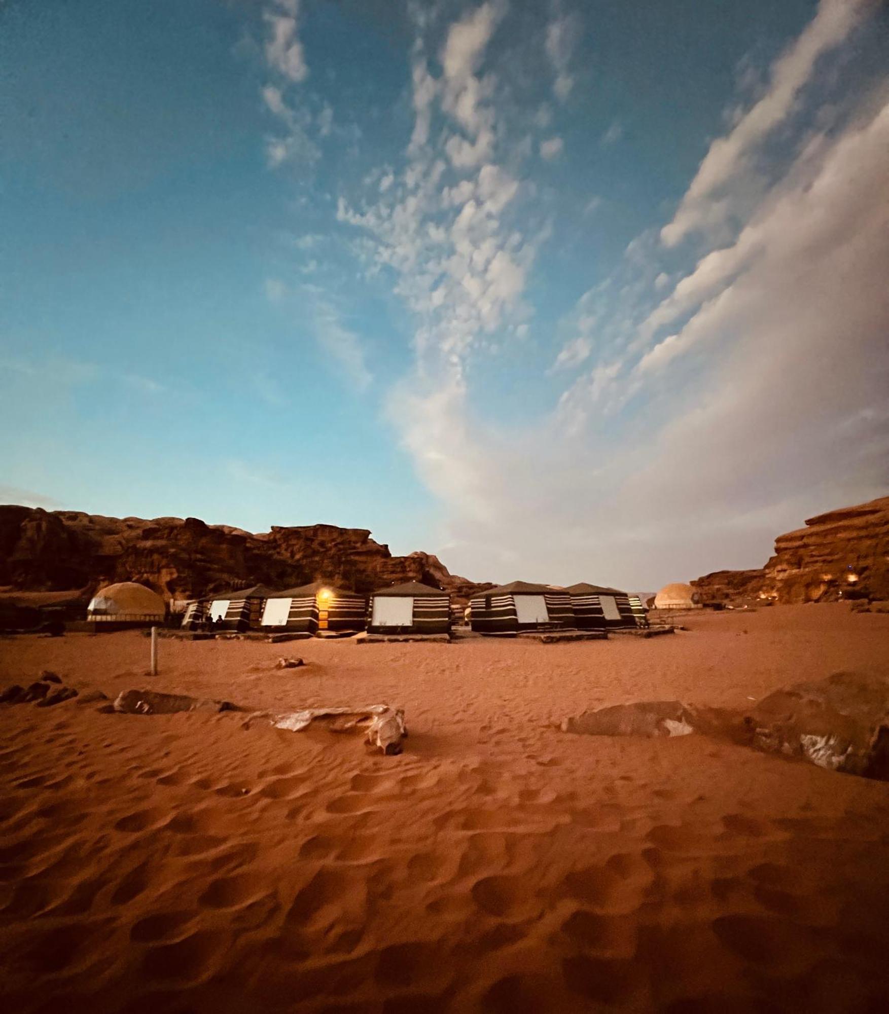 Revan Rum Luxury Camp 와디럼 외부 사진
