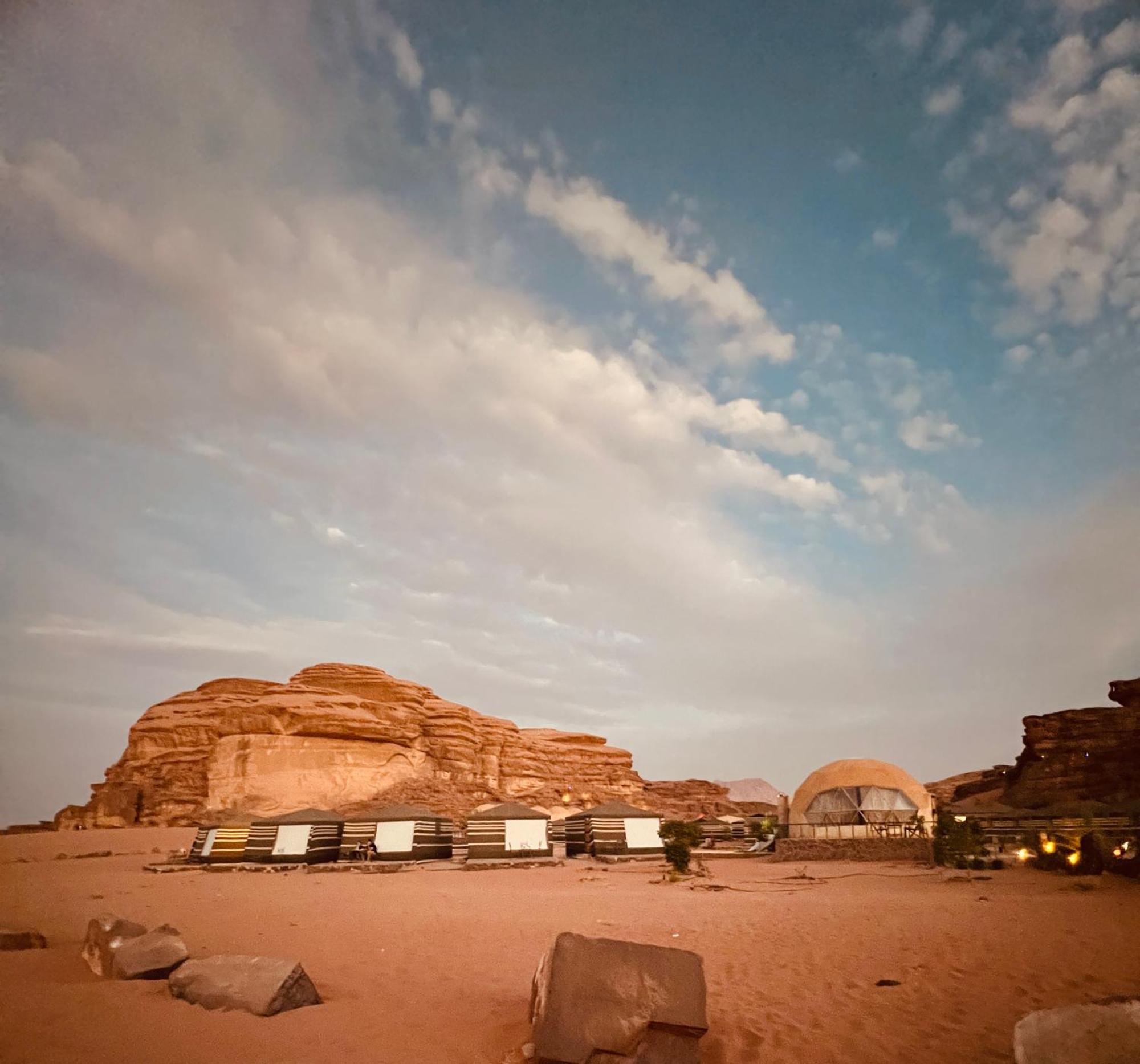 Revan Rum Luxury Camp 와디럼 외부 사진