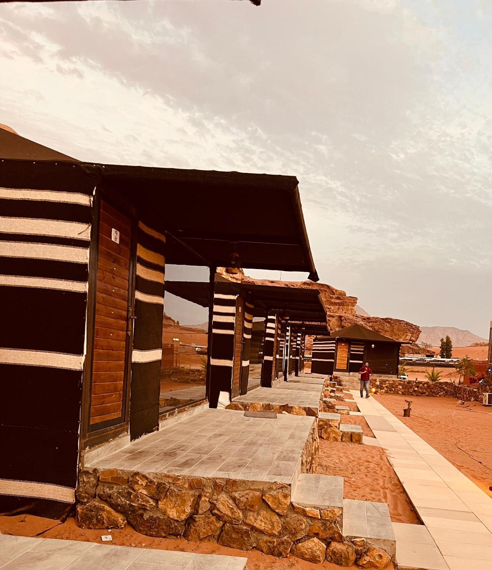 Revan Rum Luxury Camp 와디럼 외부 사진