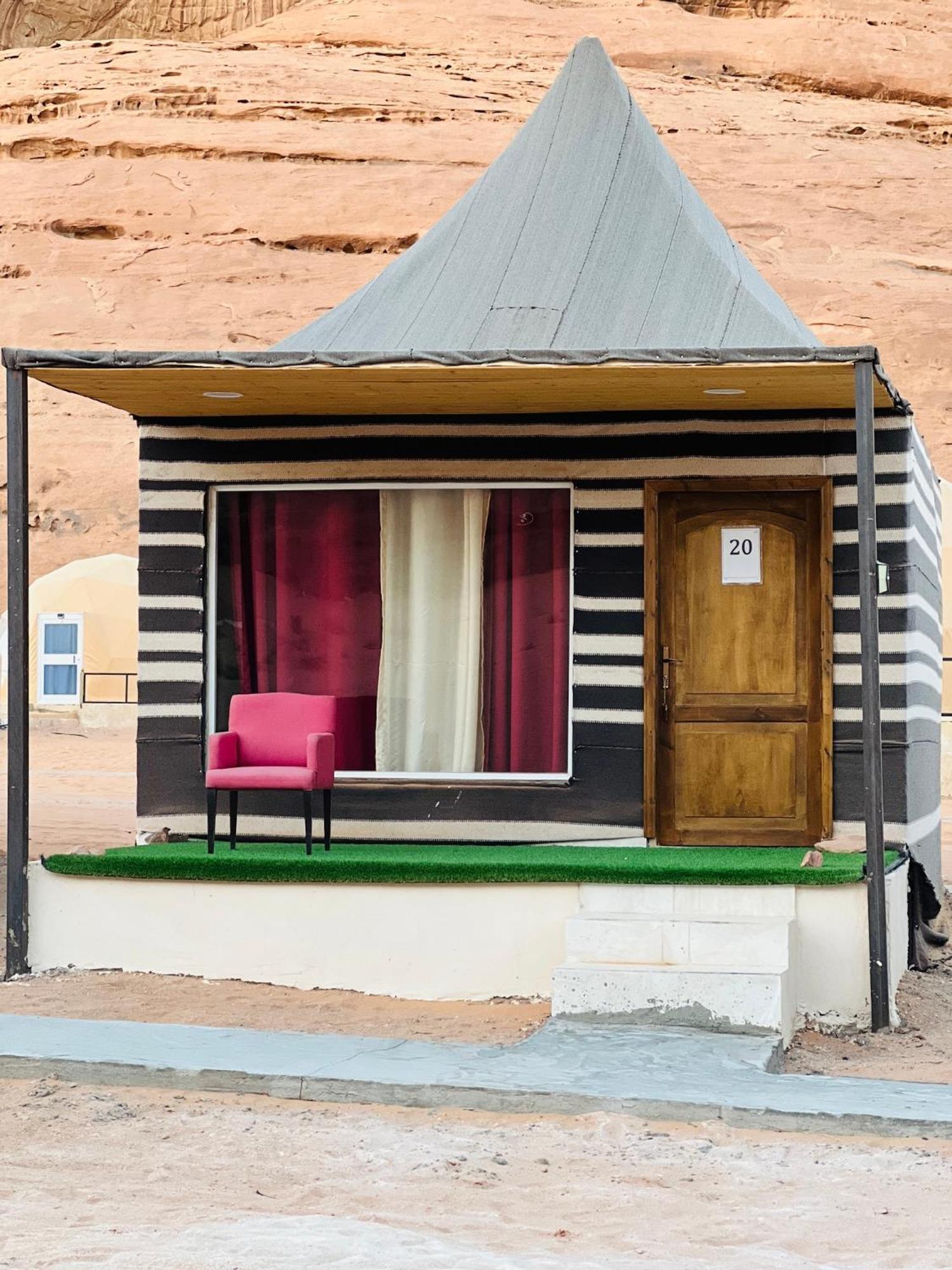 Revan Rum Luxury Camp 와디럼 외부 사진